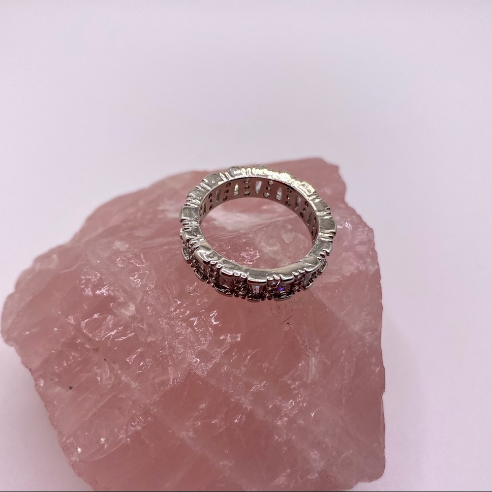 NEW Fashion Minimalistic Wedding Platinum Plated CZ Engagement Statement Ring - Picture 5 of 7